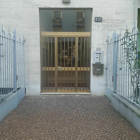 Ciao Flats - Via Fiuggi Appartement Milan